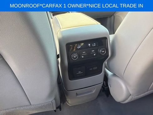 Used 2023 GMC Acadia SLT w/ Technology Package FWD image 20
