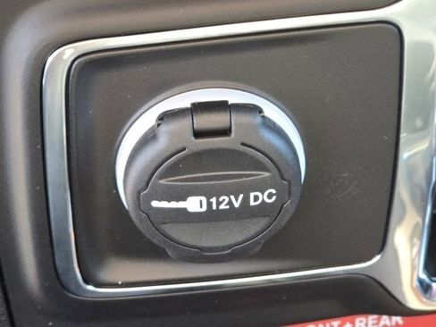 Used 2025 Jeep Gladiator Rubicon AWD/4WD image 11