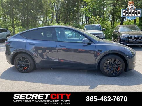 Used 2024 Tesla Model Y Long Range AWD/4WD image 4