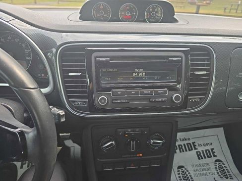 Used 2012 Volkswagen Beetle 2.0T image 16