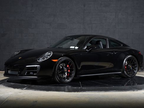 Used 2019 Porsche 911 Carrera GTS RWD image 2