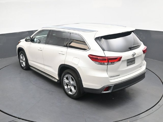 Used 2018 Toyota Highlander Limited AWD/4WD image 29