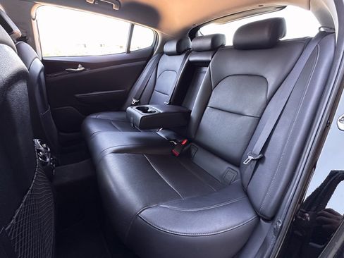 Used 2018 Kia Stinger image 11