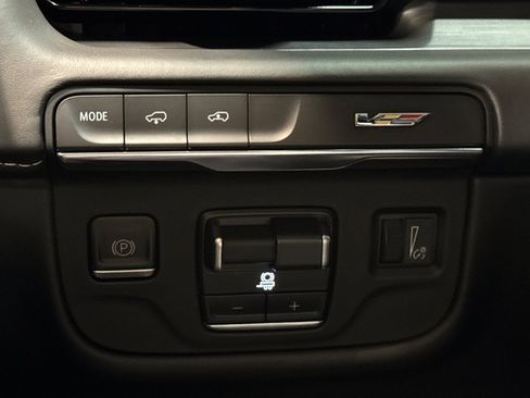 Certified 2023 Cadillac Escalade V image 40