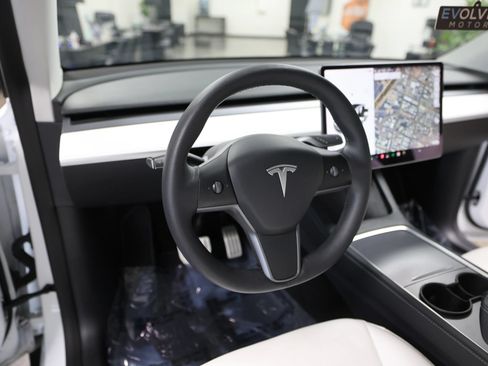 Used 2021 Tesla Model Y Performance AWD/4WD image 24