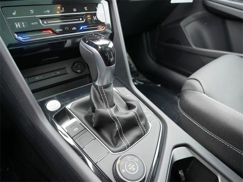 New 2026 Volkswagen Taos SEL image 11