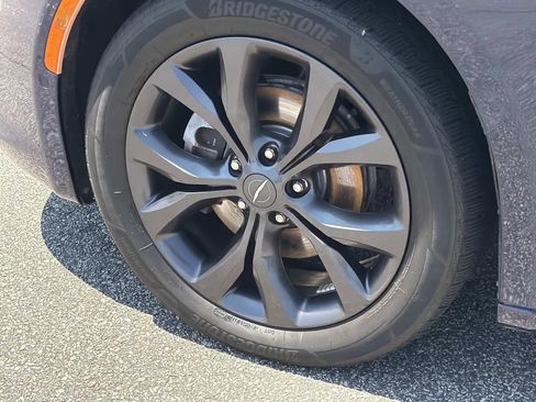 Used 2019 Chrysler Pacifica Touring-L w/ Advanced Safetytec Group FWD image 28