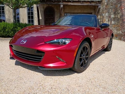Used 2020 MAZDA MX-5 Miata Sport RWD image 6