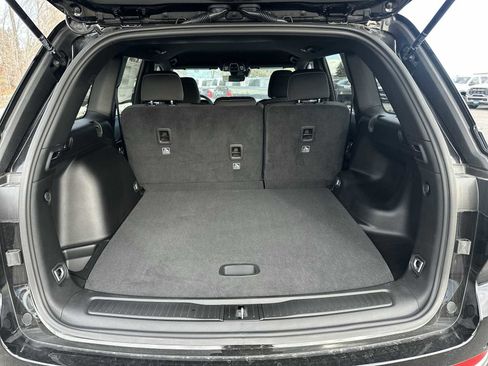 New 2025 Jeep Grand Cherokee Laredo image 18