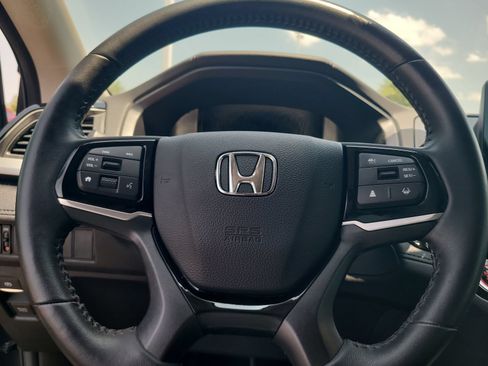 Used 2025 Honda Odyssey Touring image 13