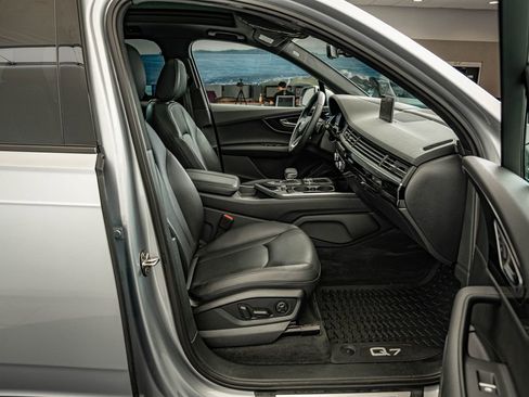 Used 2019 Audi Q7 3.0T Prestige w/ Prestige Package AWD/4WD image 38