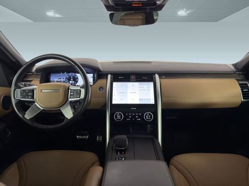 Certified 2023 Land Rover Discovery Metropolitan Edition image 15