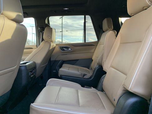 Used 2021 Chevrolet Tahoe Premier w/ Premium Package image 32