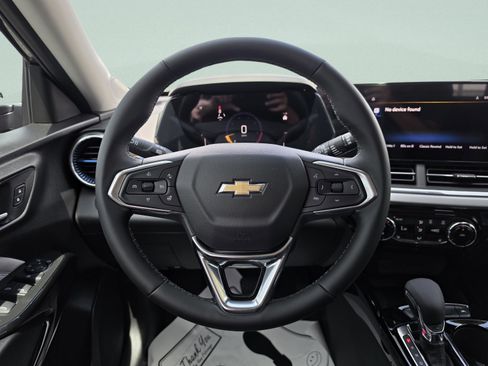 New 2026 Chevrolet Trax LT w/ Sunroof Package FWD image 16
