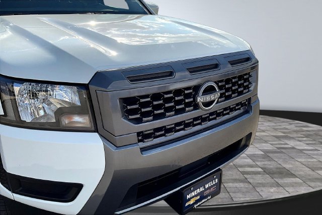 Used 2025 Nissan Frontier SV AWD/4WD image 32