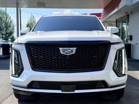 Used 2025 Cadillac Escalade Sport Platinum w/ LPO, ONYX Package AWD/4WD image 7