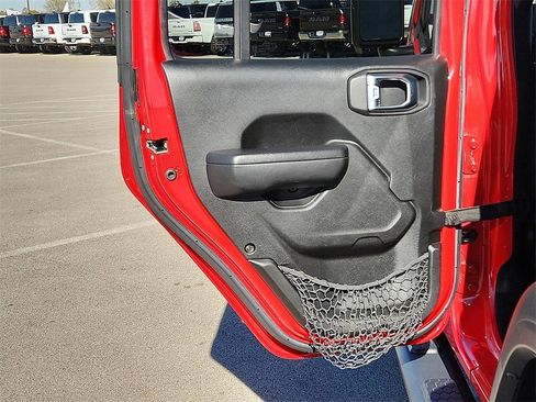 Used 2022 Jeep Wrangler Unlimited Sport image 15