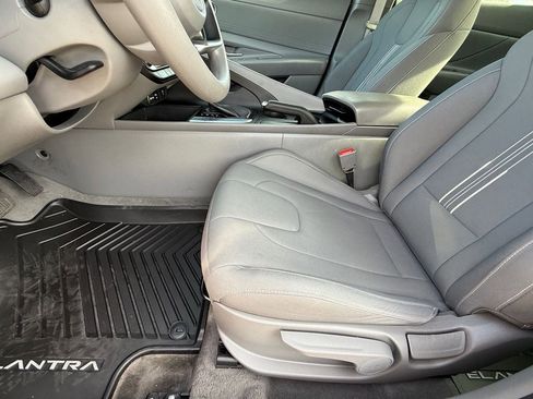 Used 2024 Hyundai Elantra SEL FWD image 12