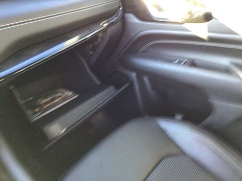 Used 2024 Jeep Compass Latitude w/ Convenience Group image 27