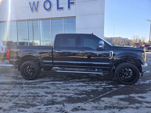 Used 2019 Ford F350 Lariat w/ Chrome Package image 5