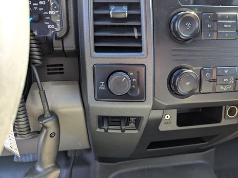 Used 2017 Ford F250 XL w/ Snow Plow Prep Package AWD/4WD image 20