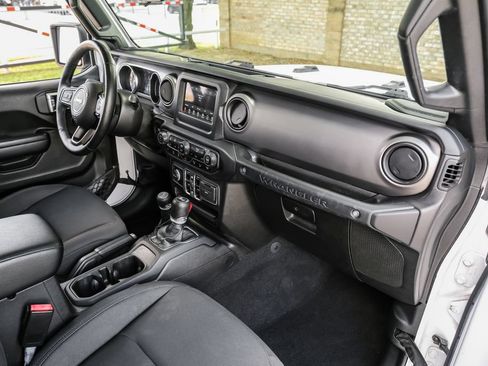 Used 2021 Jeep Wrangler Unlimited Sport AWD/4WD image 24