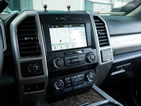 Used 2019 Ford F250 Lariat w/ Lariat Value Package AWD/4WD image 8