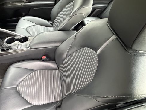 Used 2023 Toyota Camry SE FWD image 16