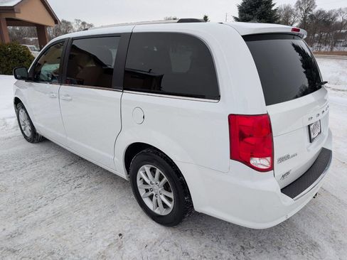 Used 2019 Dodge Grand Caravan SXT w/ Rear Park Assist Package image 7
