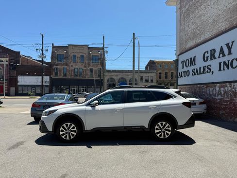 Used 2022 Subaru Outback Premium AWD/4WD image 5
