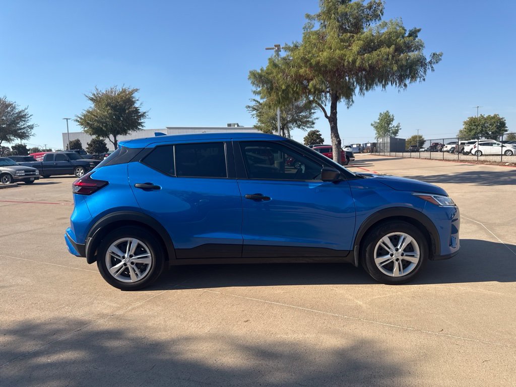 Certified 2025 Nissan Kicks Play S FWD image 6