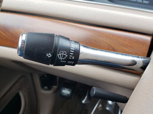 Used 1992 Ford Crown Victoria LX image 21