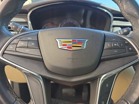 Used 2017 Cadillac XT5 FWD image 19