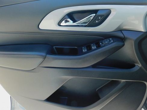 Used 2020 Chevrolet Traverse LS image 28