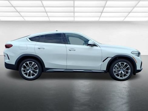 Used 2022 BMW X6 xDrive40i AWD/4WD image 11