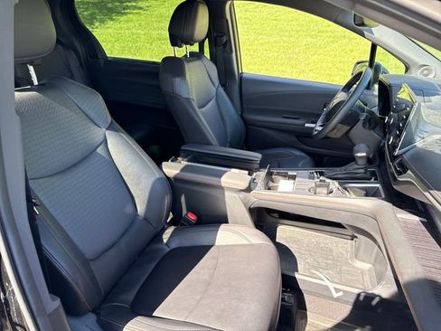 Used 2023 Toyota Sienna XSE w/ XSE Plus Package AWD/4WD image 13