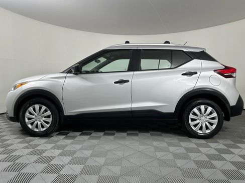 Used 2019 Nissan Kicks S FWD image 13