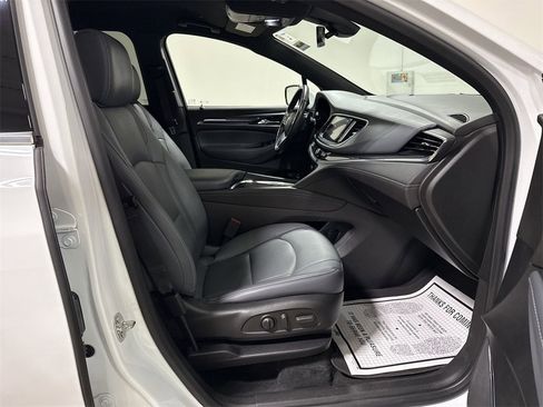Used 2023 Buick Enclave Essence image 21