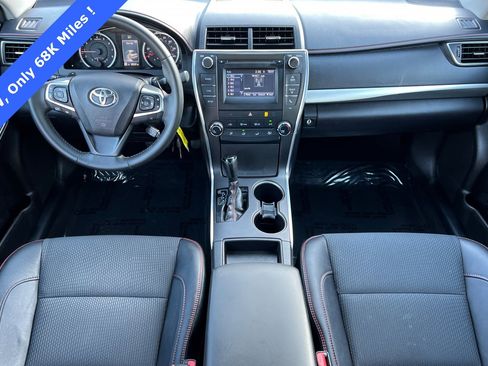 Used 2017 Toyota Camry SE image 13