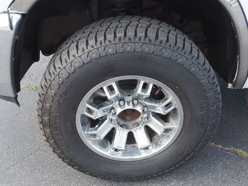 Used 2010 Dodge Ram 2500 Truck SLT image 9