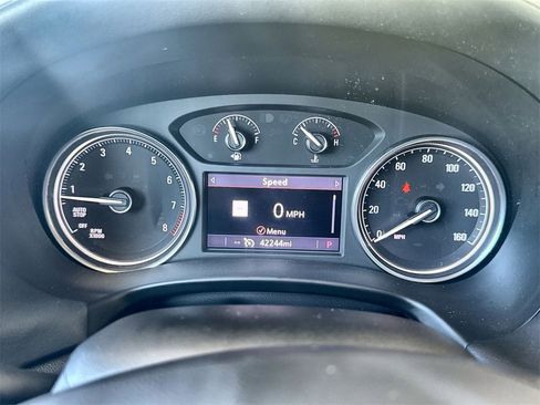 Certified 2022 Buick Enclave Essence w/ Experience Buick Package image 11