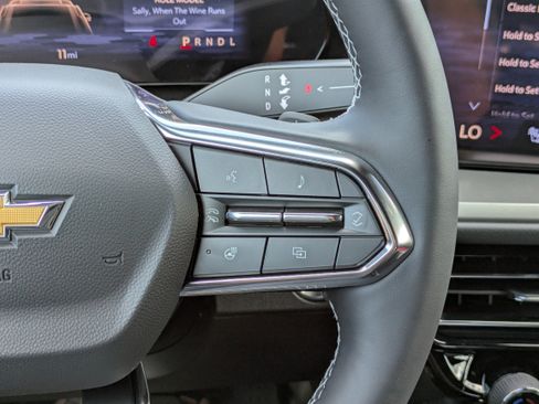 New 2025 Chevrolet Traverse LT image 19