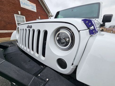 Used 2014 Jeep Wrangler Sahara w/ Dual Top Group image 15