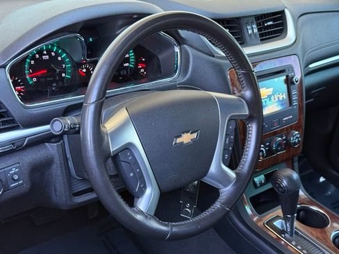 Used 2013 Chevrolet Traverse LT image 17