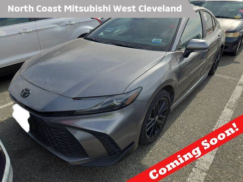 Used 2025 Toyota Camry SE w/ Convenience Package FWD image 1