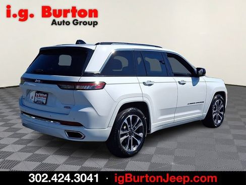 Used 2023 Jeep Grand Cherokee Overland AWD/4WD image 6