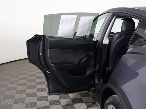 Used 2021 Tesla Model Y Long Range image 23