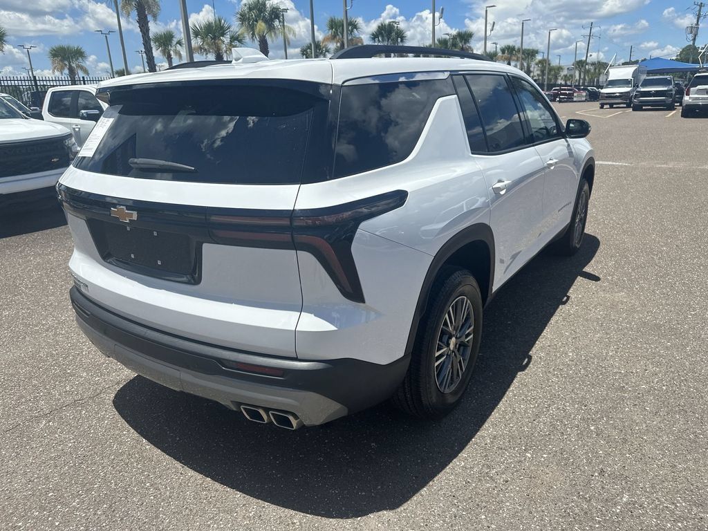 Used 2025 Chevrolet Traverse LT FWD image 16