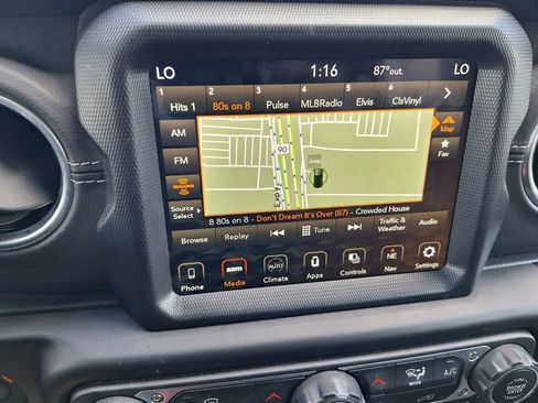 Used 2023 Jeep Wrangler Unlimited Sahara AWD/4WD image 16