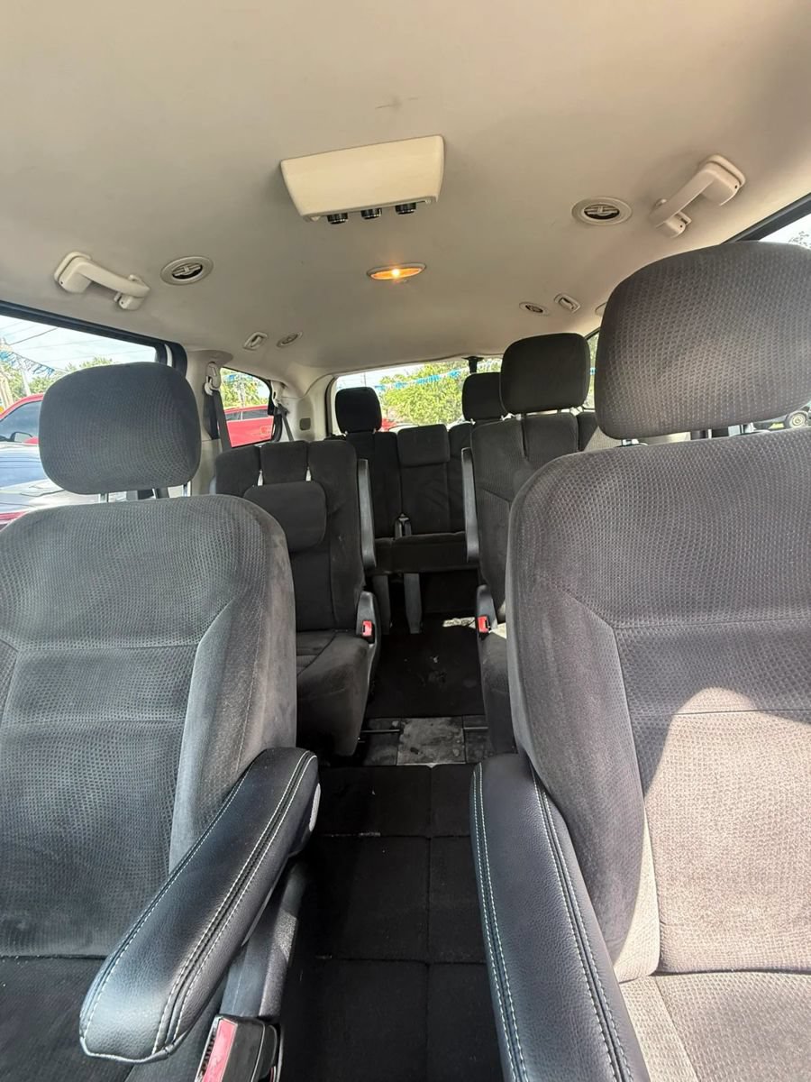 Used 2016 Dodge Grand Caravan SE w/ Quick Order Package 29E SE FWD image 16